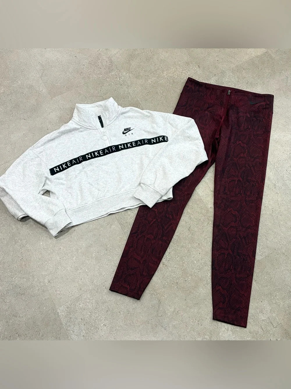 Women’s NIKE Oversized Cropped Sweatshirt & High Waist Leggings, sz Medium